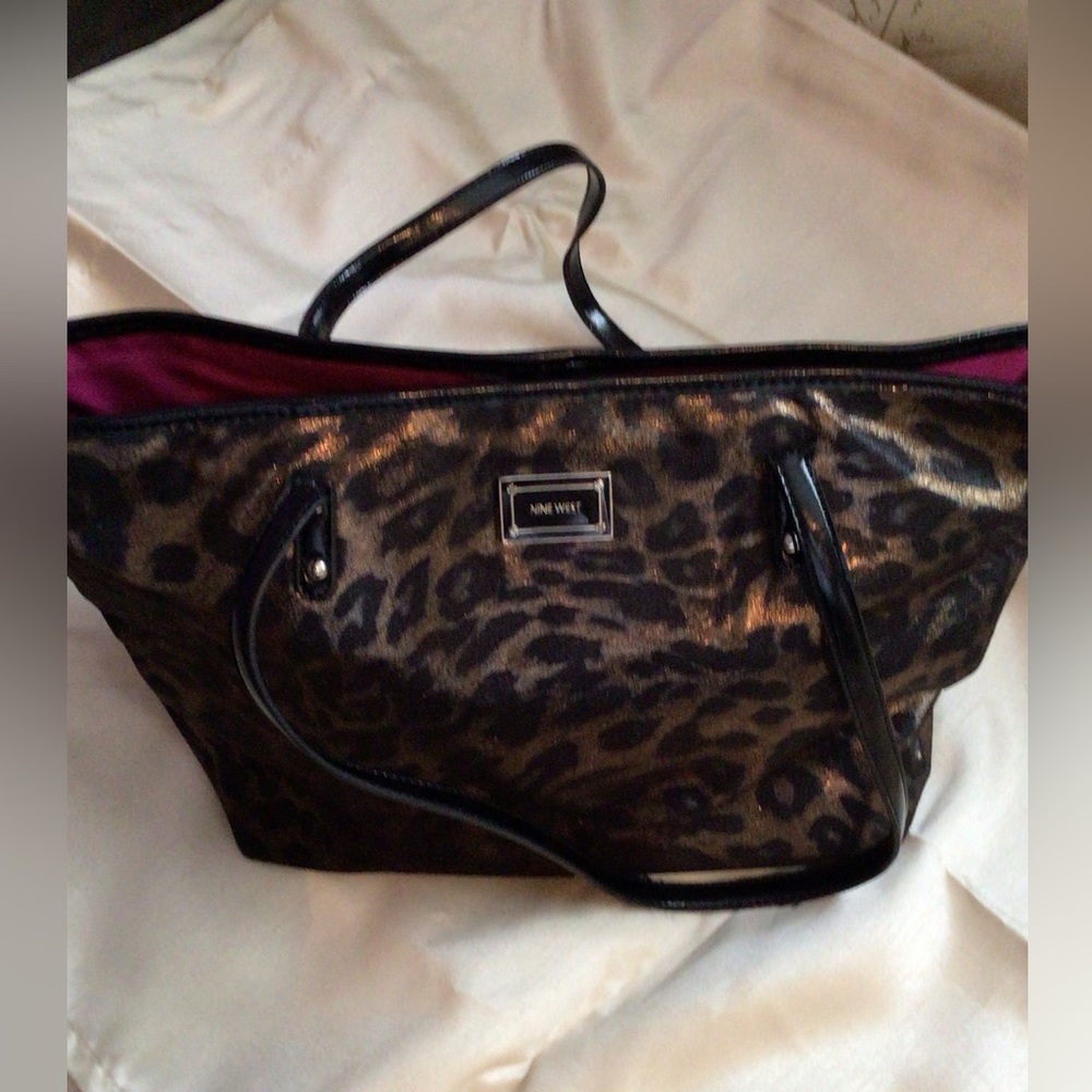 Nine West women’s purse.